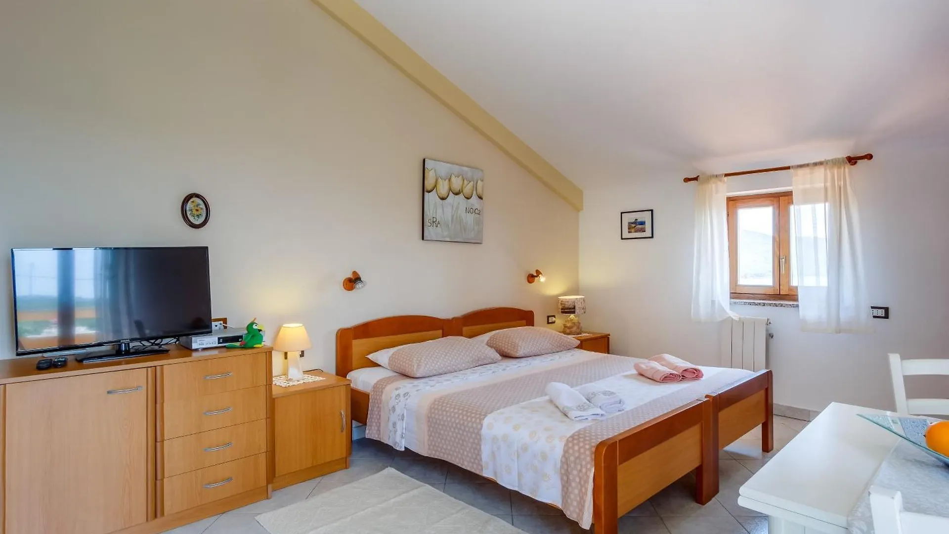 Apartmani Ivo Martinšćica 0*,