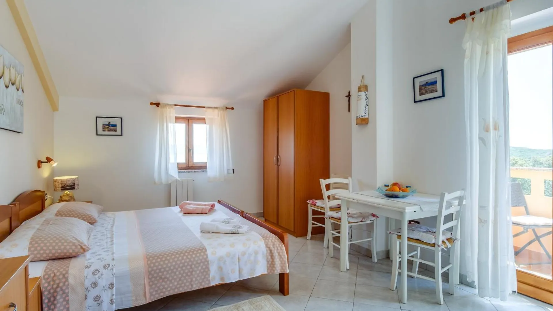 Apartmani Ivo Martinšćica 0*,